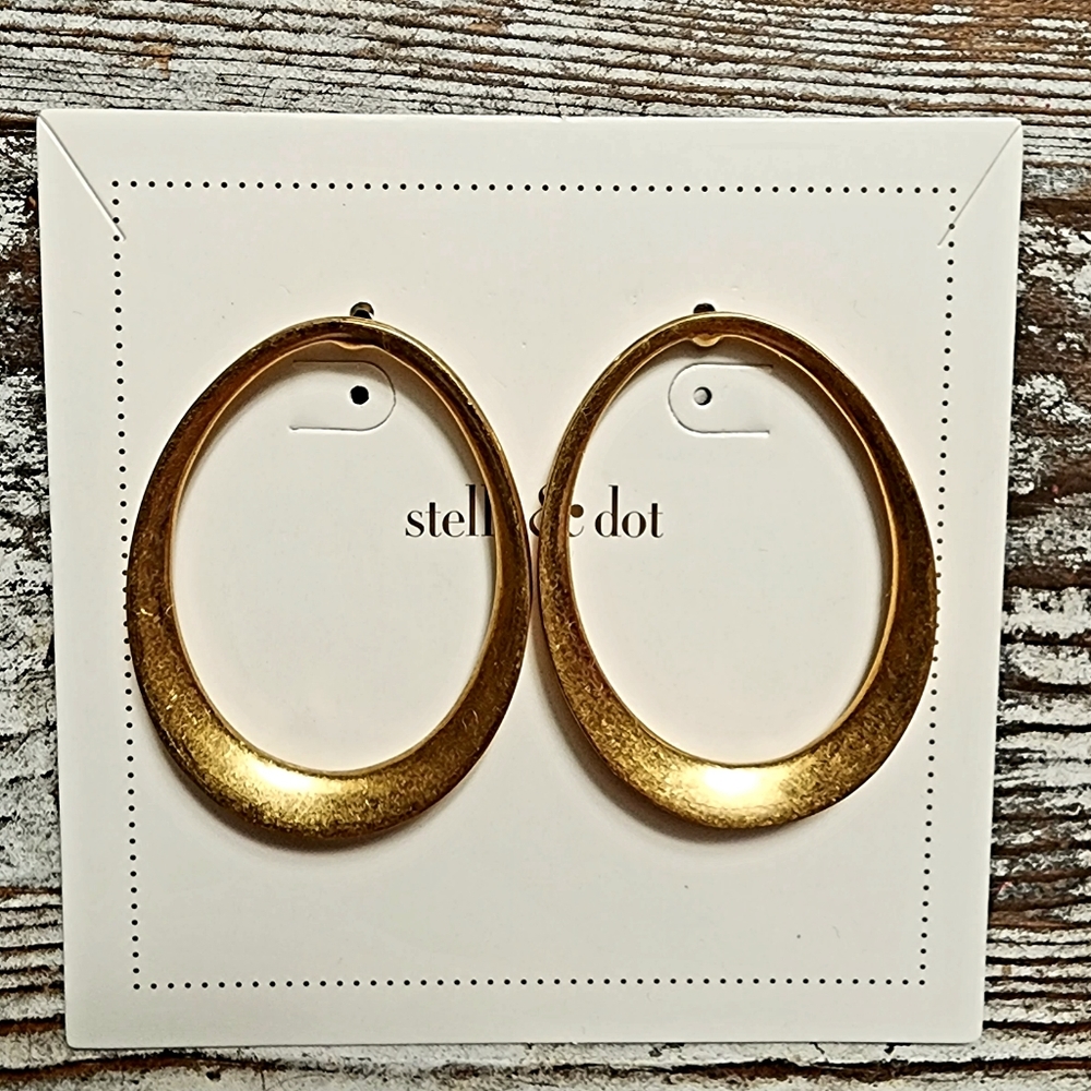 STELLA AND DOT Georgia Hoops